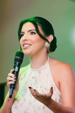 Débora Lopes